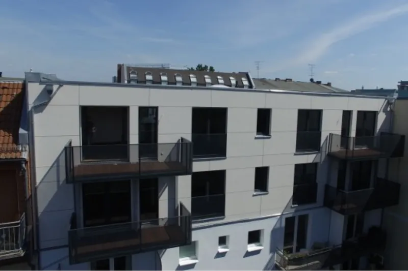 schöne 2 Zimmer Wohnung Dachgeschoß , Balkon , ruhige Lage nahe der Spree — photo 1
